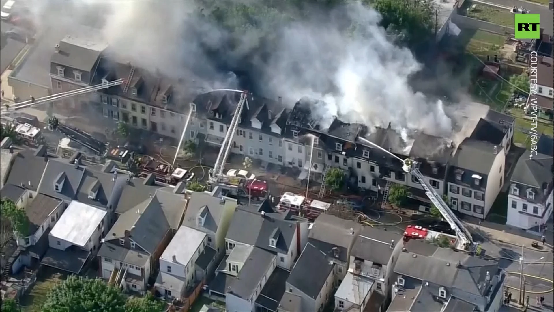 Multiple row homes engulfed in Pennsylvania