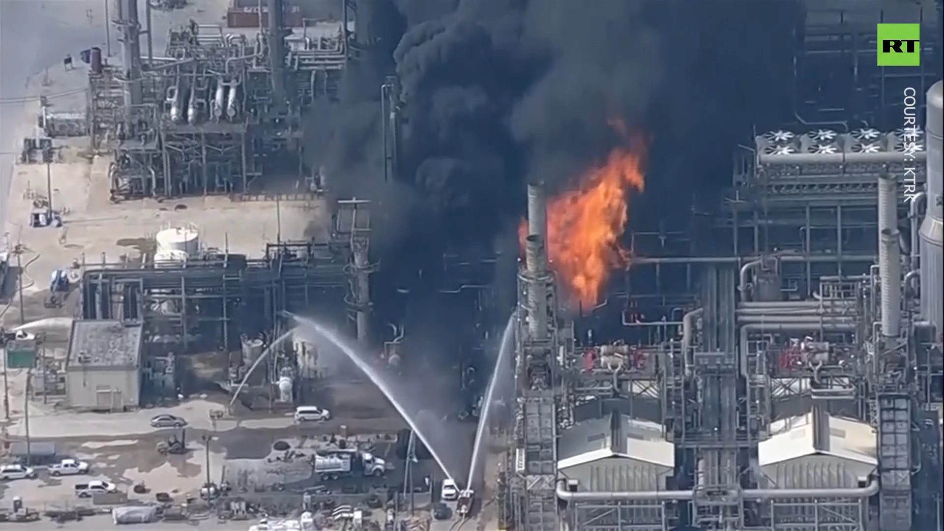 Huge inferno engulfs chemical plant in Texas