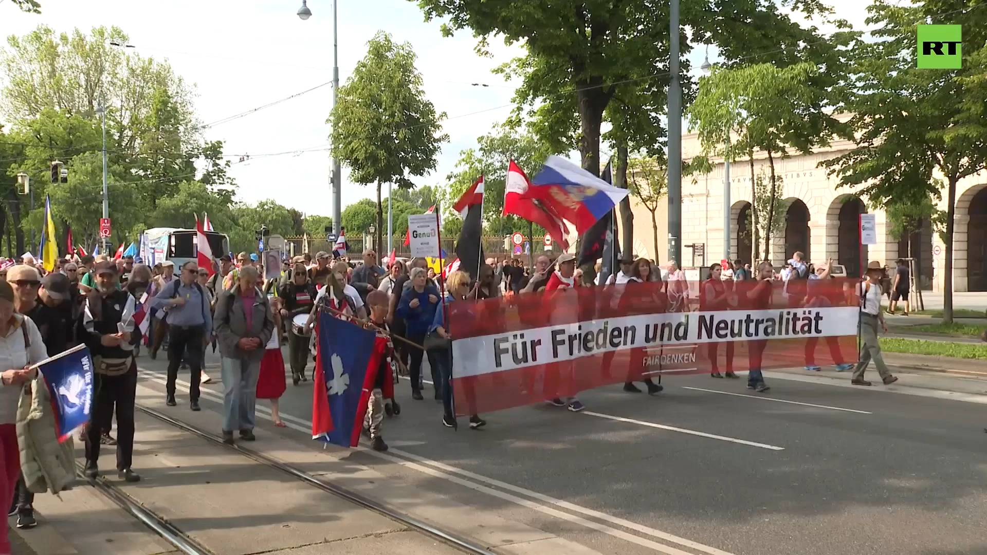 'We don't send our soldiers to Ukraine' | Austrian activists demand country remains neutral