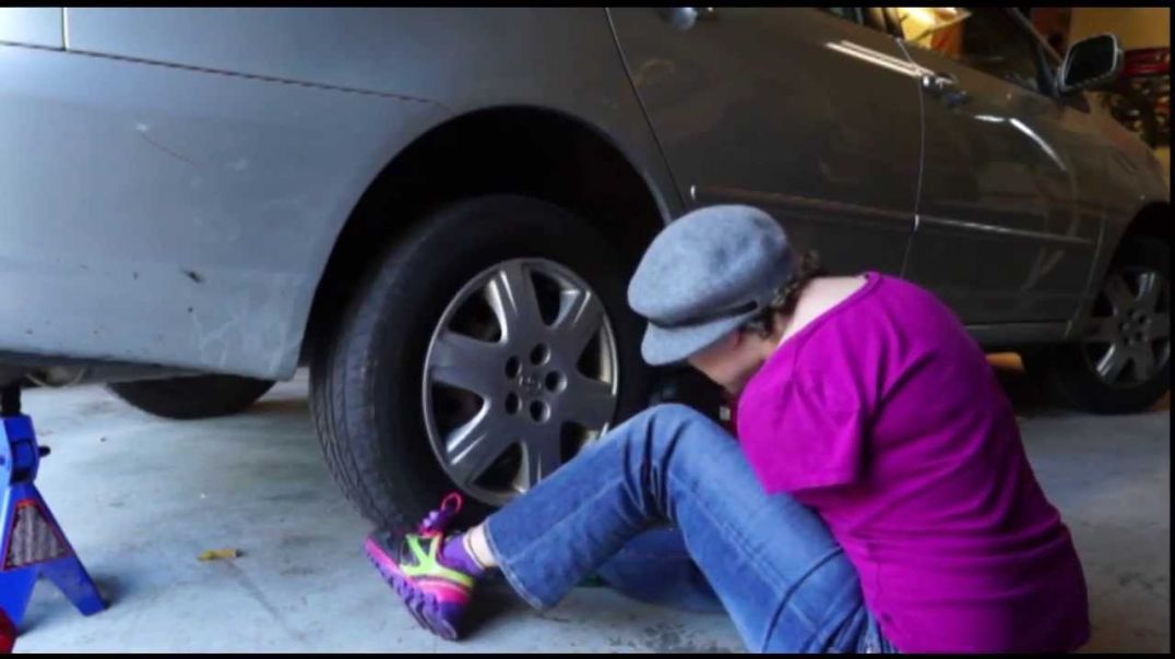 How to change a tire without arms