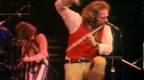 Jethro Tull - Thick As A Brick (live in London 1977)