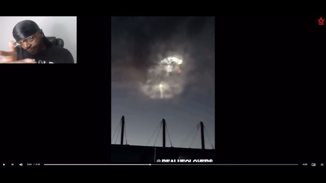 Strange Cloud found in the Sky... Jay Marvlis Spots a Device in the Sky