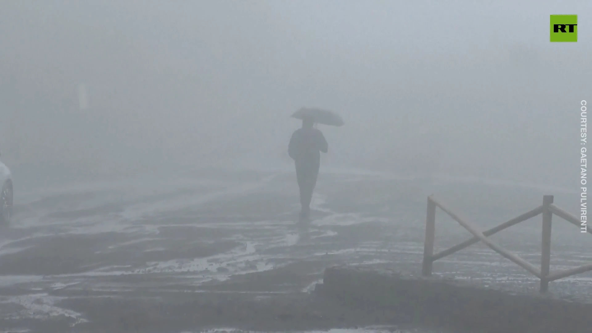 Ash falling from the sky | Etna eruption turns Catania into Silent Hill