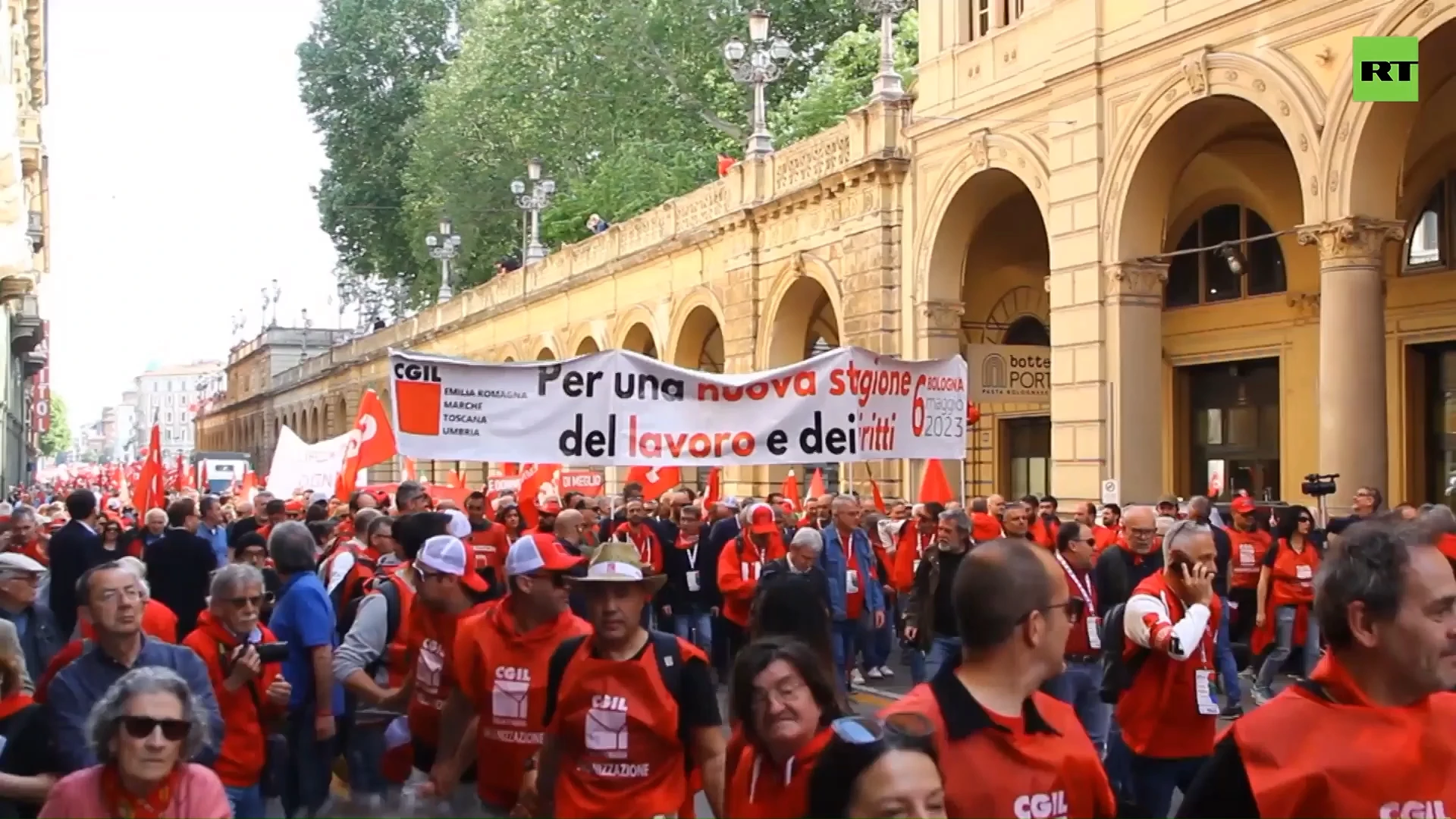 Protesters rally against Italian govt’s labor package