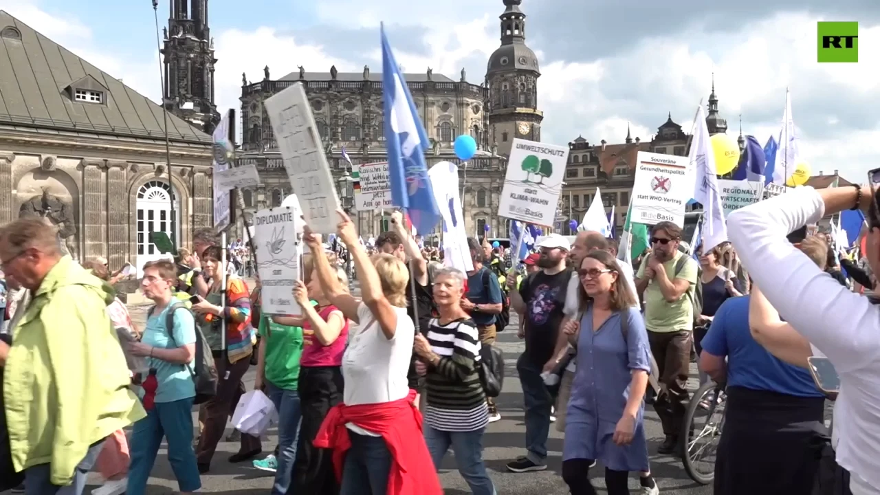 Dresden residents march demanding 'Peace and Freedom'