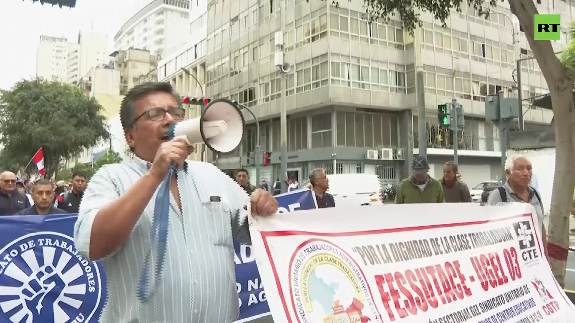 Unions, state workers rally for better wages in Peru