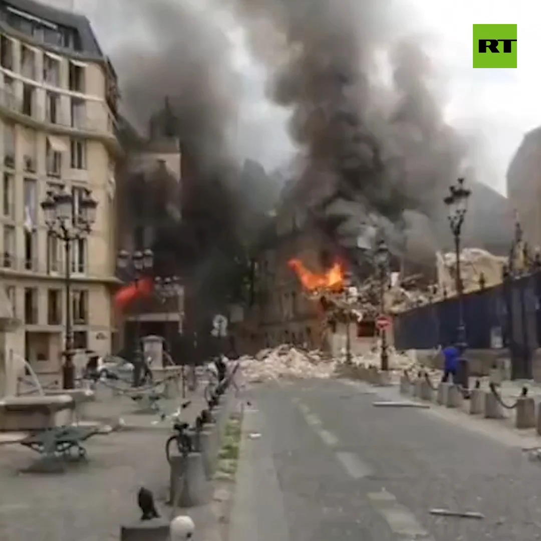 Gas explosion in central Paris - reports