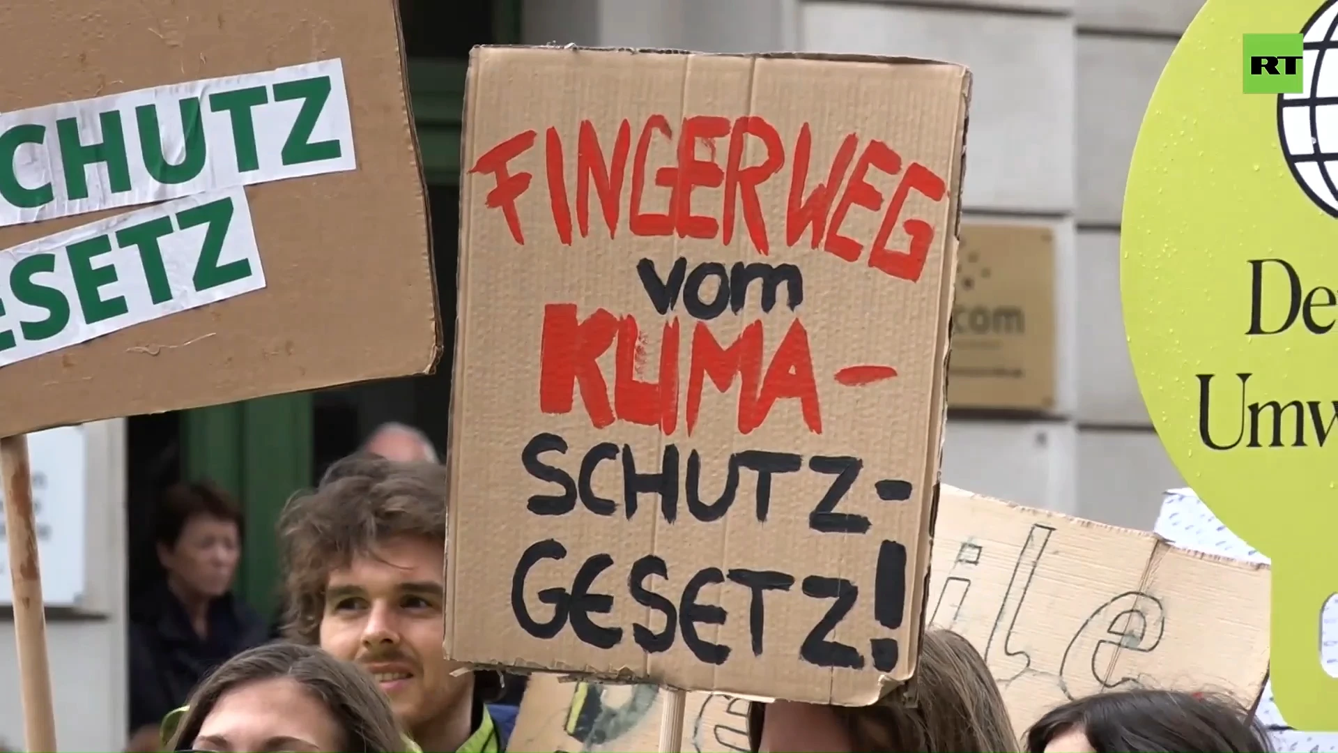 Hundreds march for climate protection measures in Germany