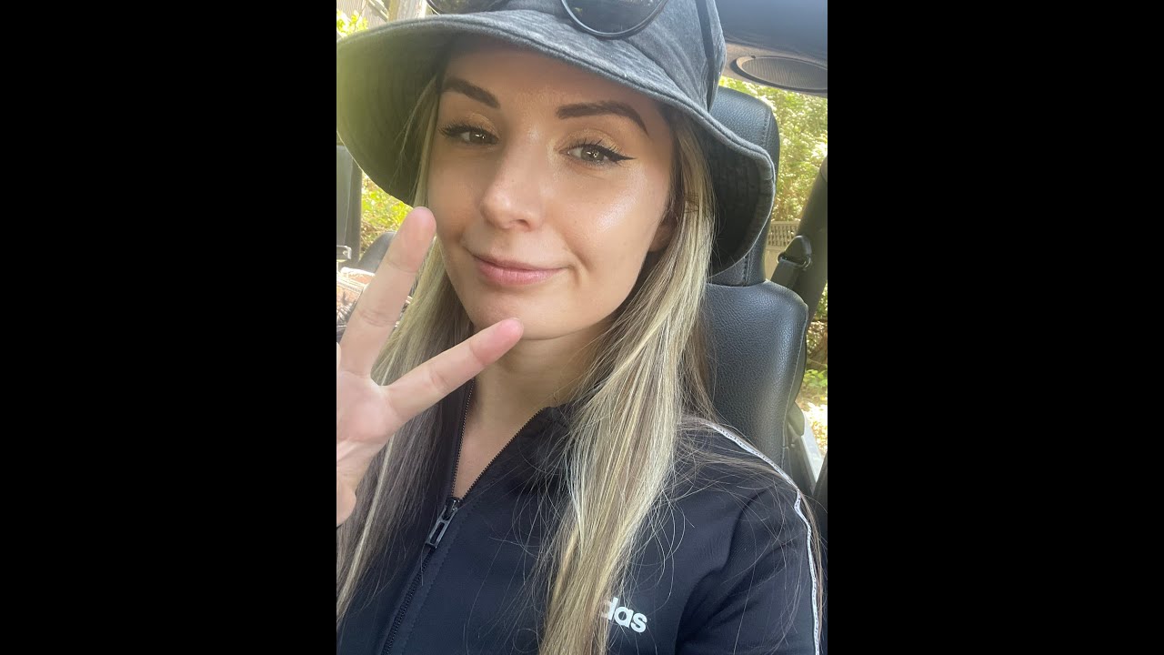 Lauren Southern Copes For 26 Paragraphs on Twitter!!