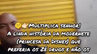 Mais uma linda história de uma (princesa da Disney) dos tempos atuais...