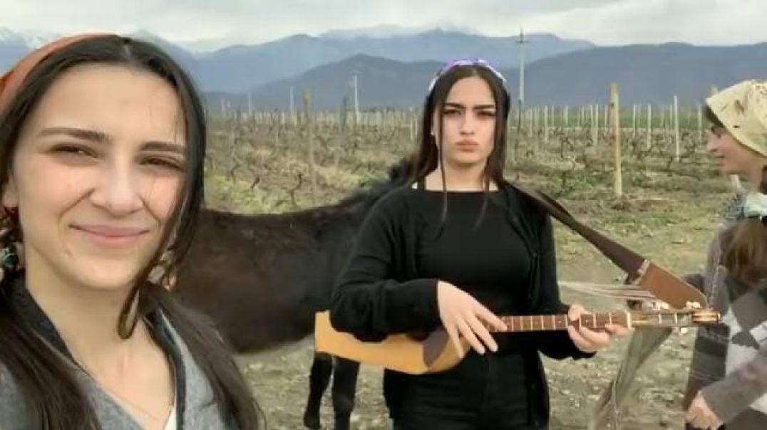 Trio Mandili - 3 Sisters singing folk music from Georgia