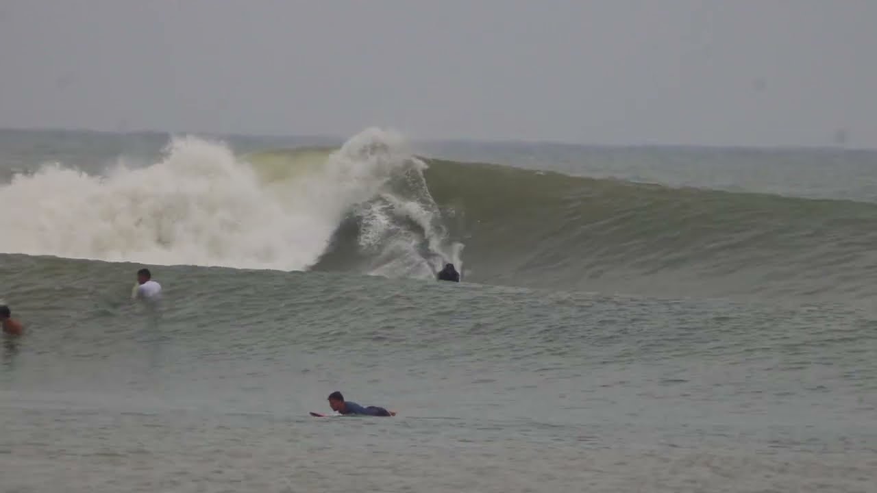 1 minute wave at point break in mexico. 90 degree water temperature 32 degrees Celsius