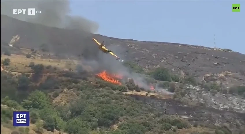 Plane crashes while putting out wildfires in Greece