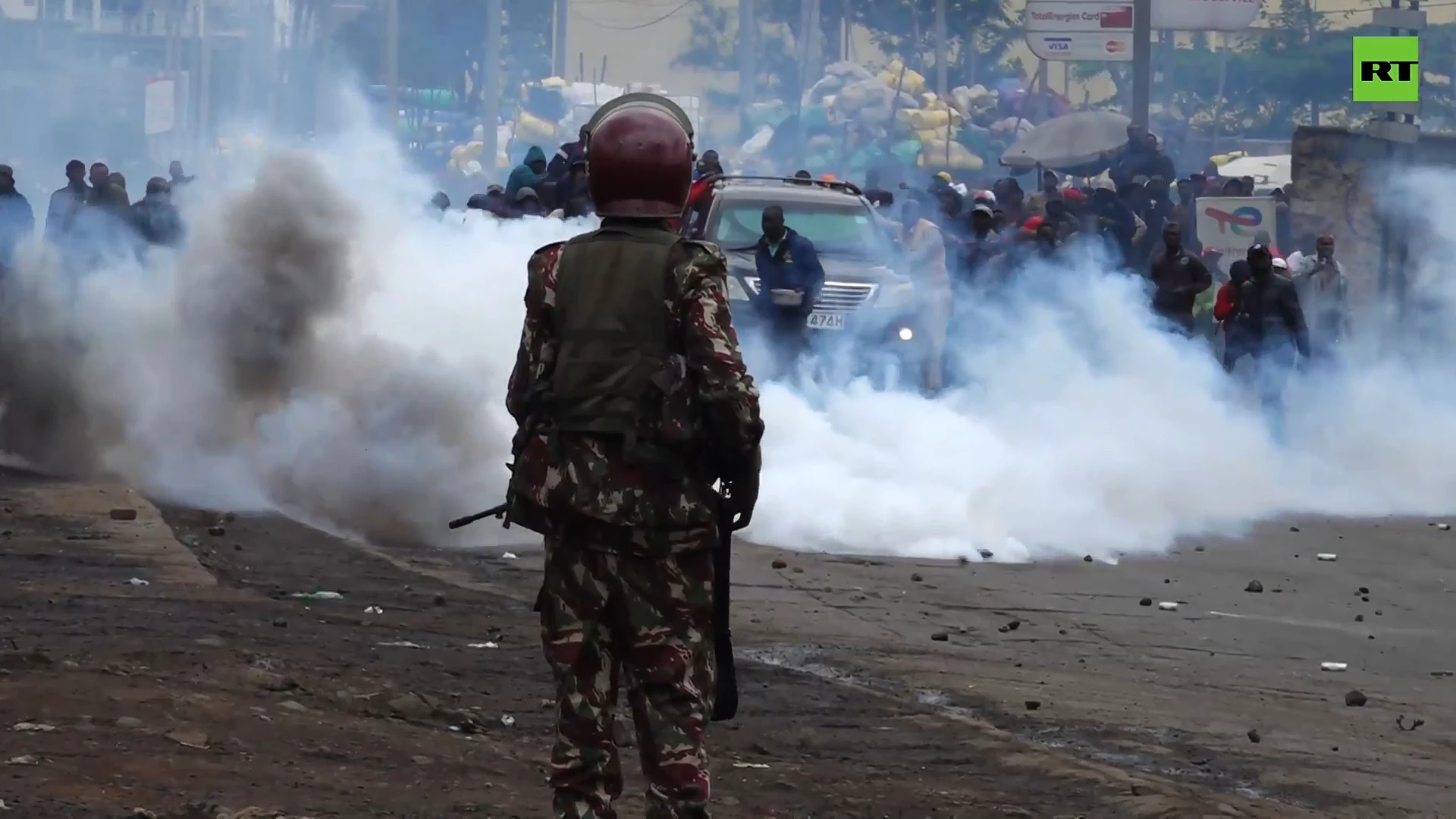 Police clash with protesters at anti-govt rally in Kenya