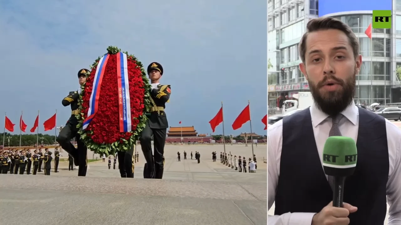 Russian delegation pays respects to Chinese heroes on second day of visit