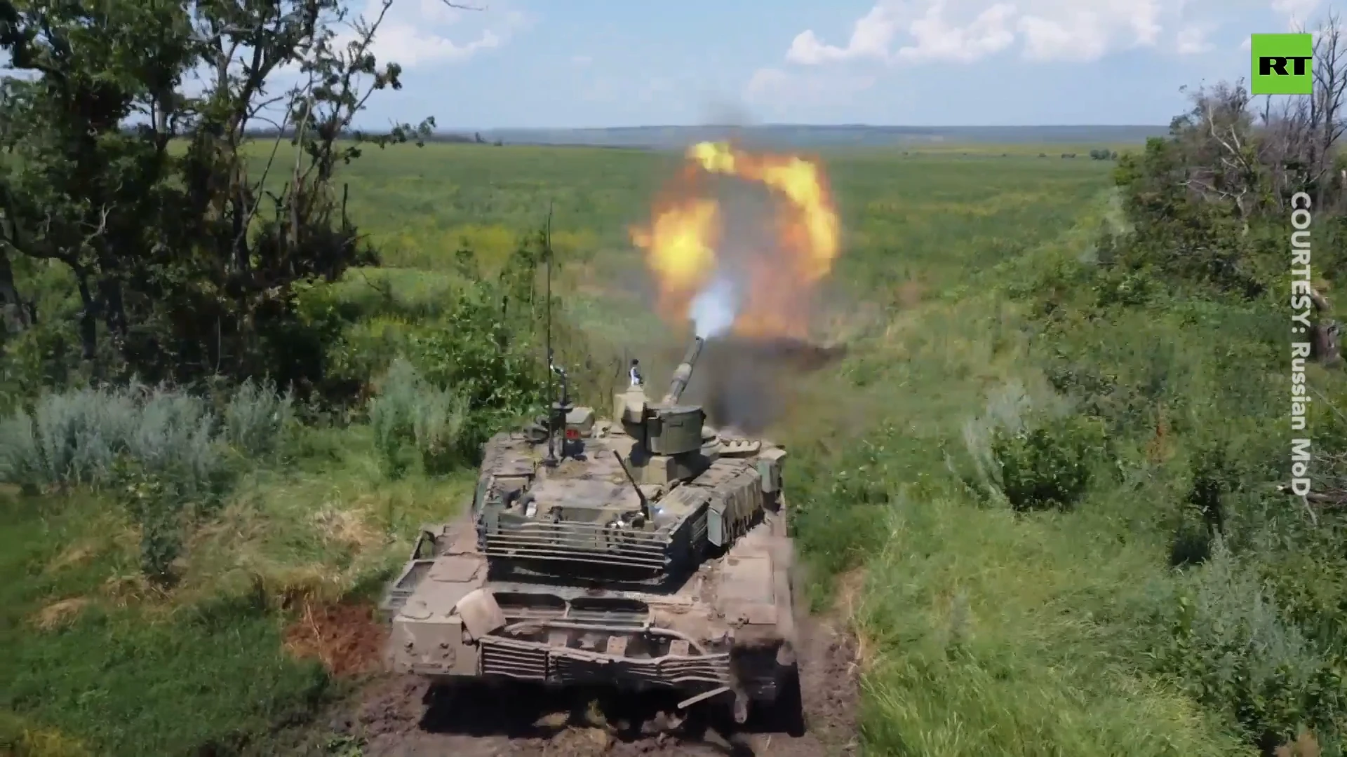 Advance of Russian T-90M in Soledar-Artyomovsk direction