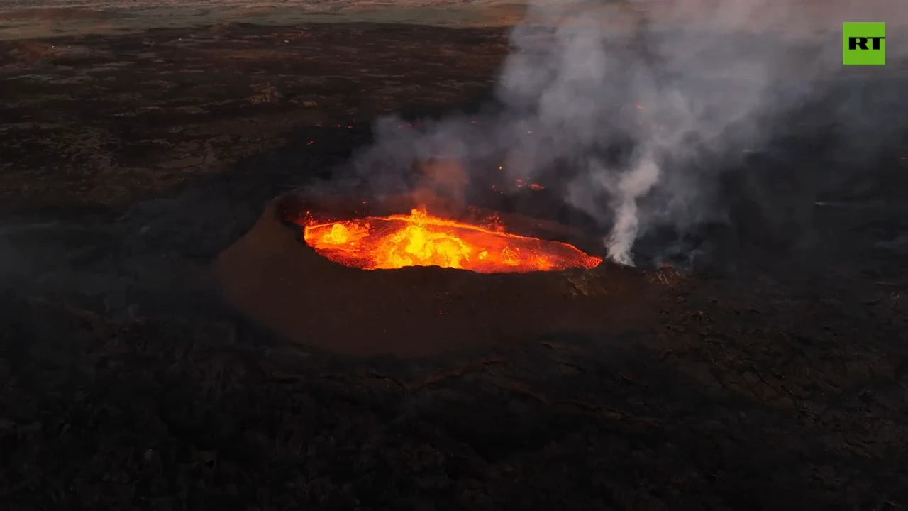 Iceland volcanic eruption attracts tourists despite authorities' warning