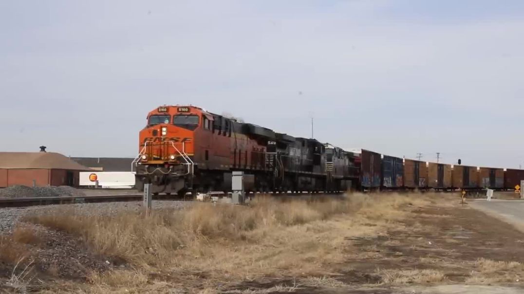 Why Locomotives Can Pull So Much - it's a magic secret I would have never guessed