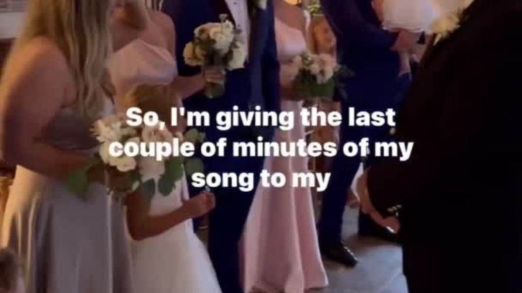 Sweet moment at wedding ceremony has everyone in tears