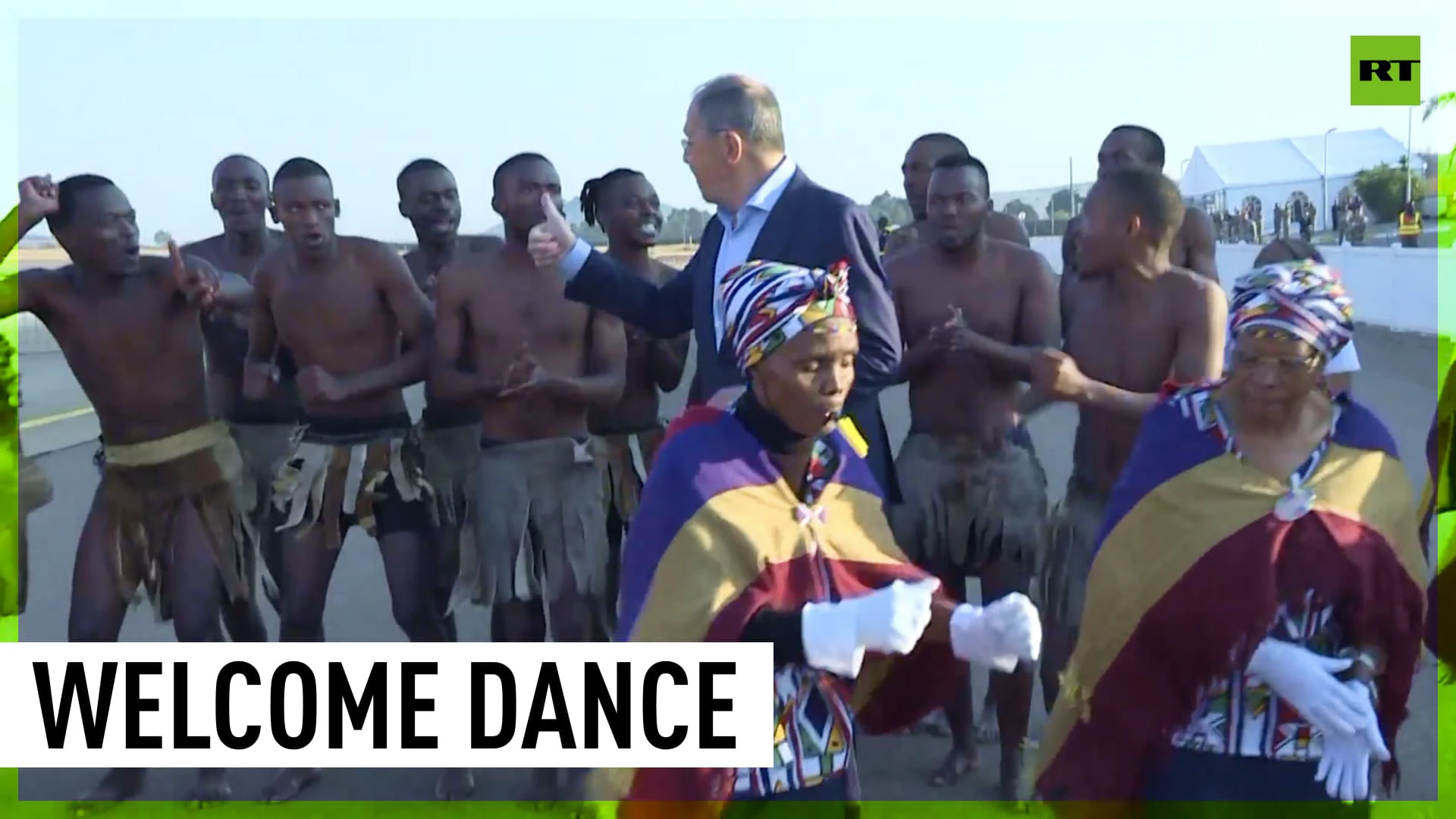 Traditional dance troupe welcomes Lavrov to Johannesburg