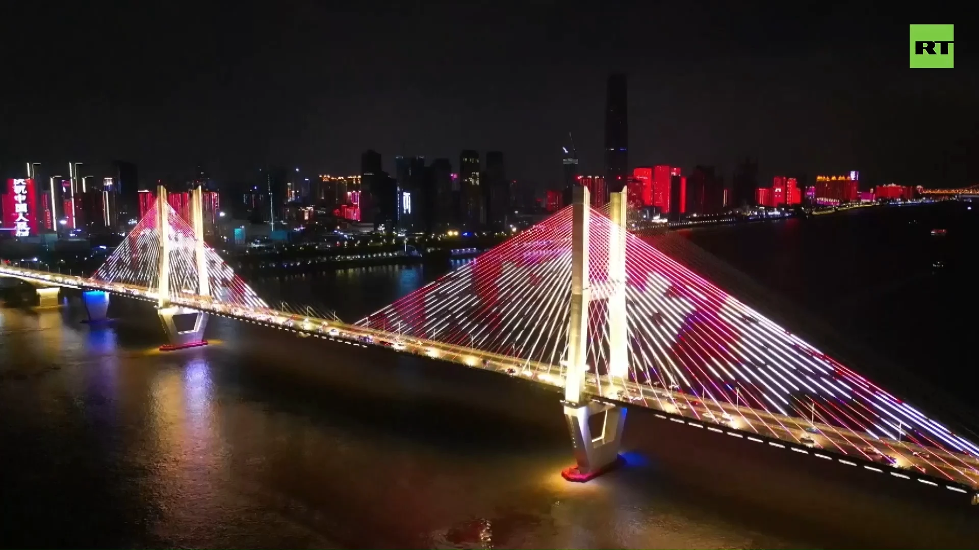 Wuhan celebrates army’s anniversary with spectacular light show