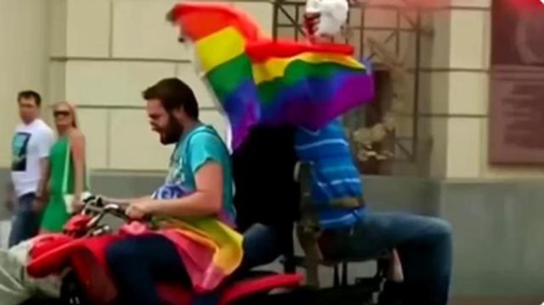 LGBTQIA ?️‍?? ACTIVISTS TRIED TO START A PROTEST IN RUSSIA, NOPE, SMACK SMACK SMACK ????