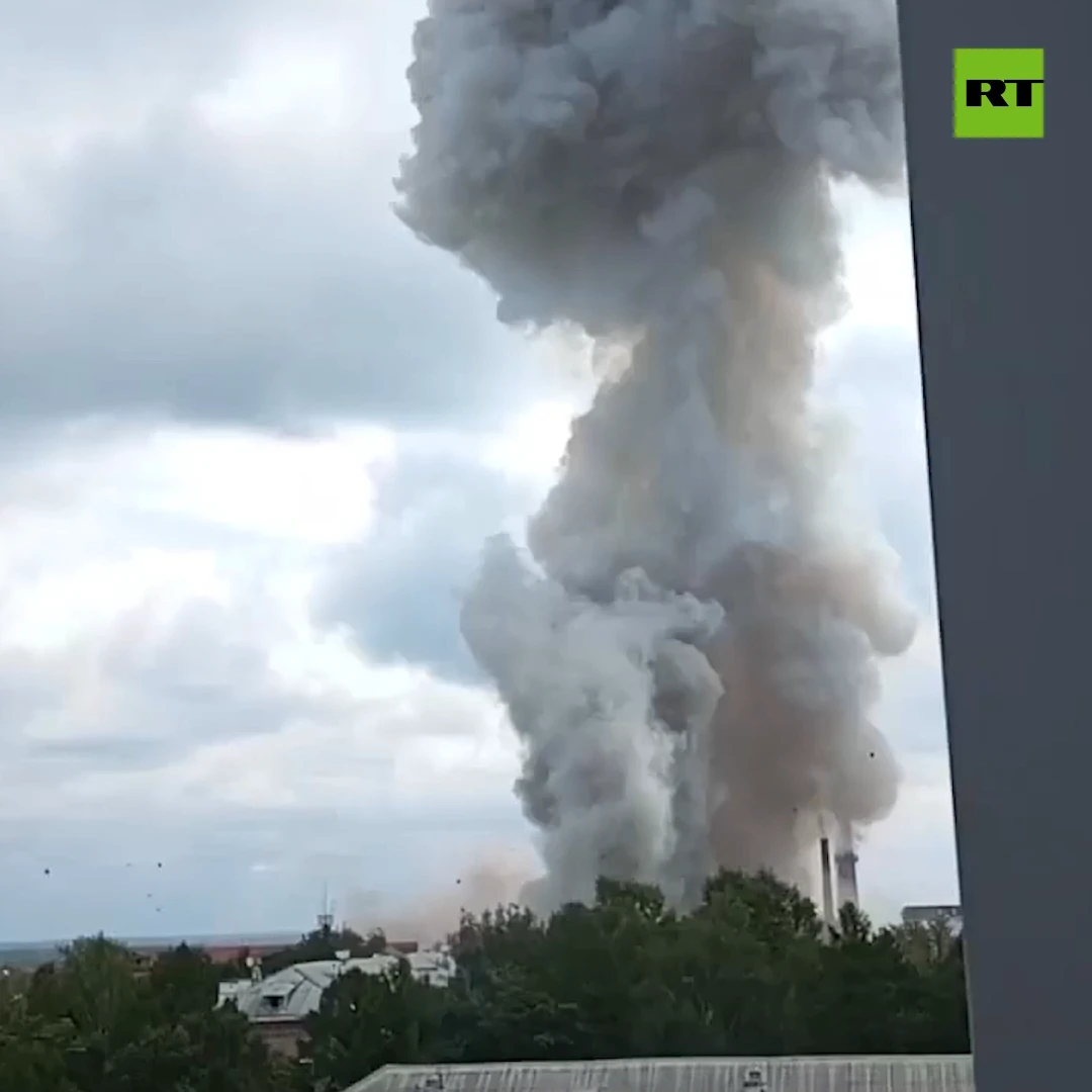 Powerful explosion hits factory in Moscow Region