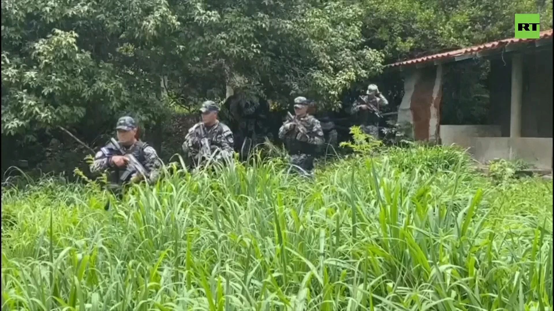 El Salvador deploys thousands of soldiers and police in anti-gang crackdown