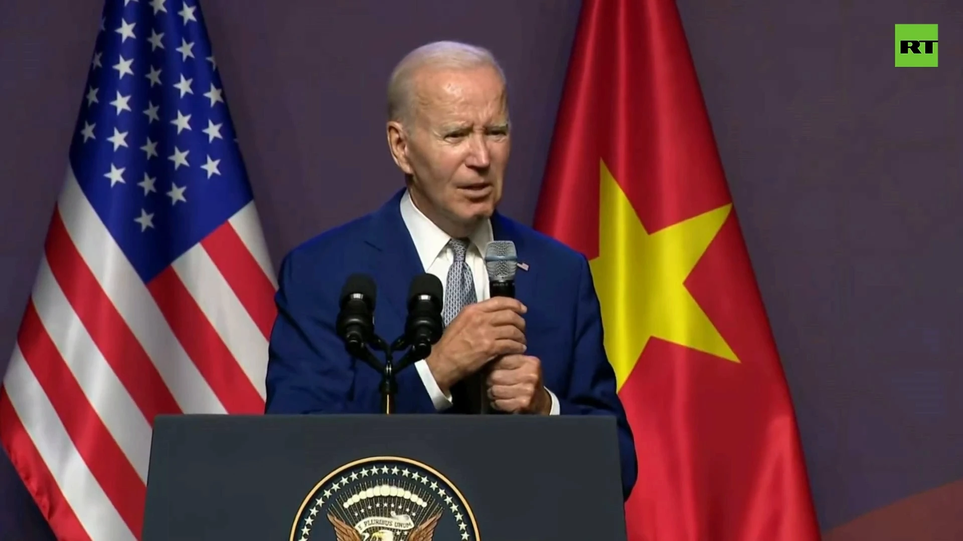 Biden aide intervenes to end rambling press conference