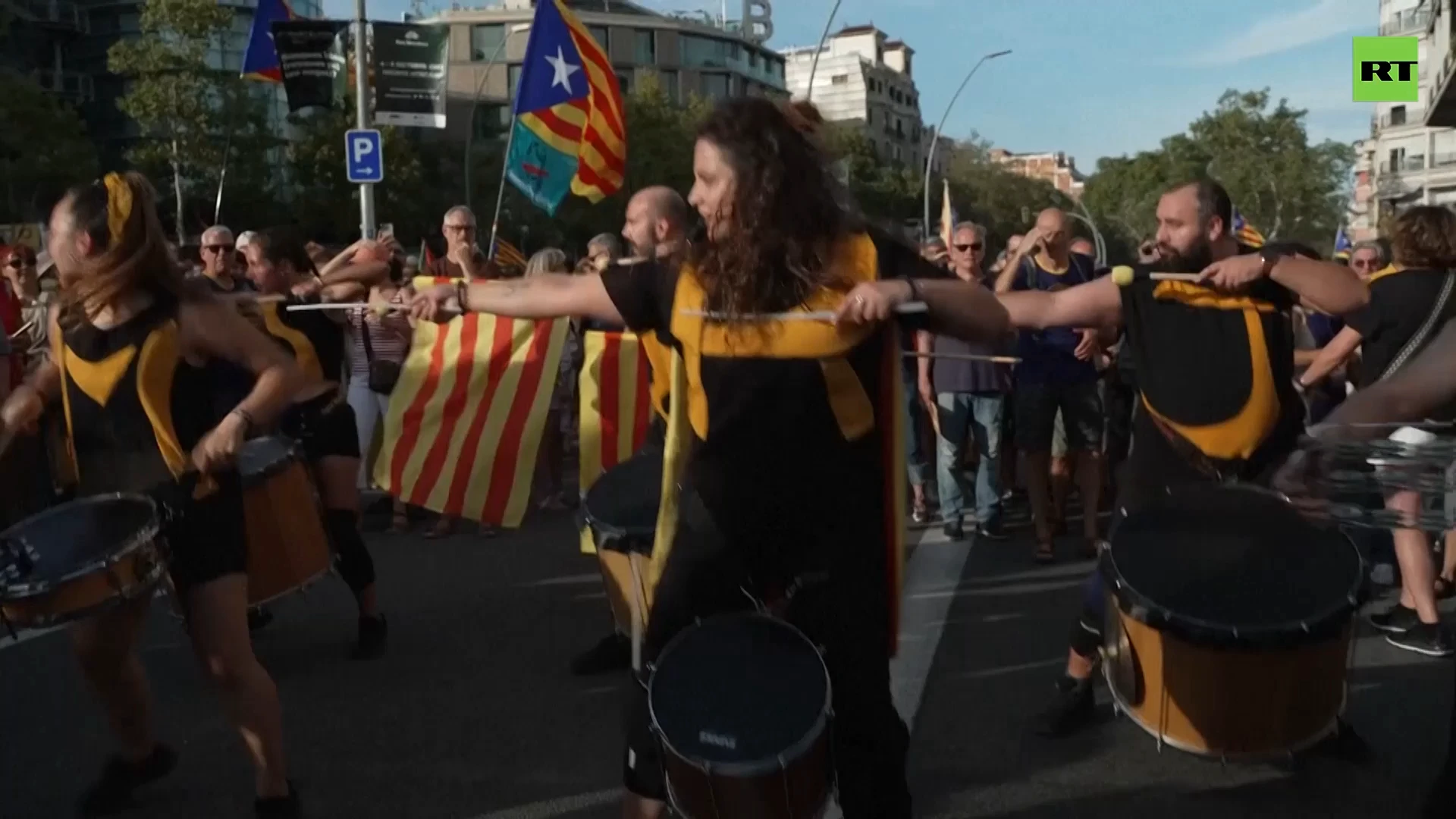 Thousands mark Catalan National Day by marching for independence