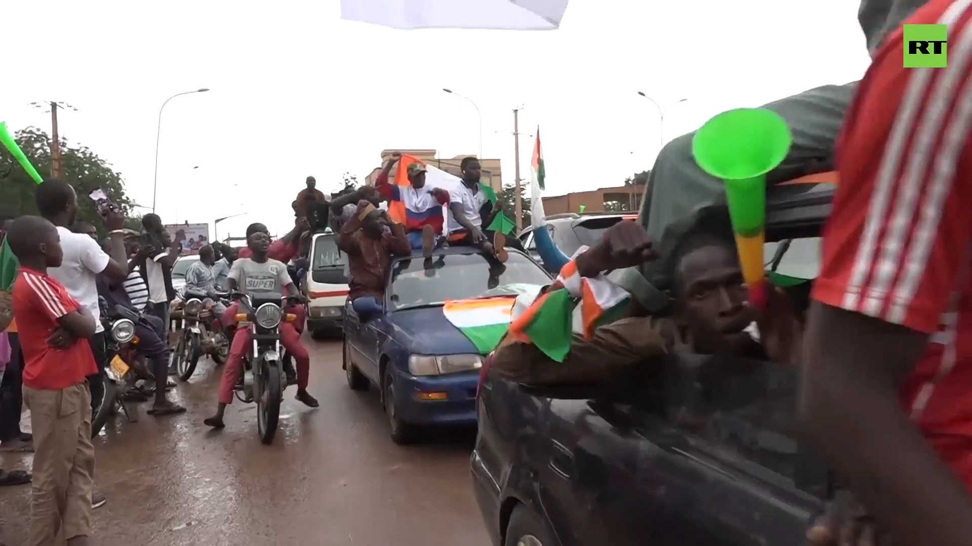 'We will be resilient' | Thousands demand departure of French troops from Niger