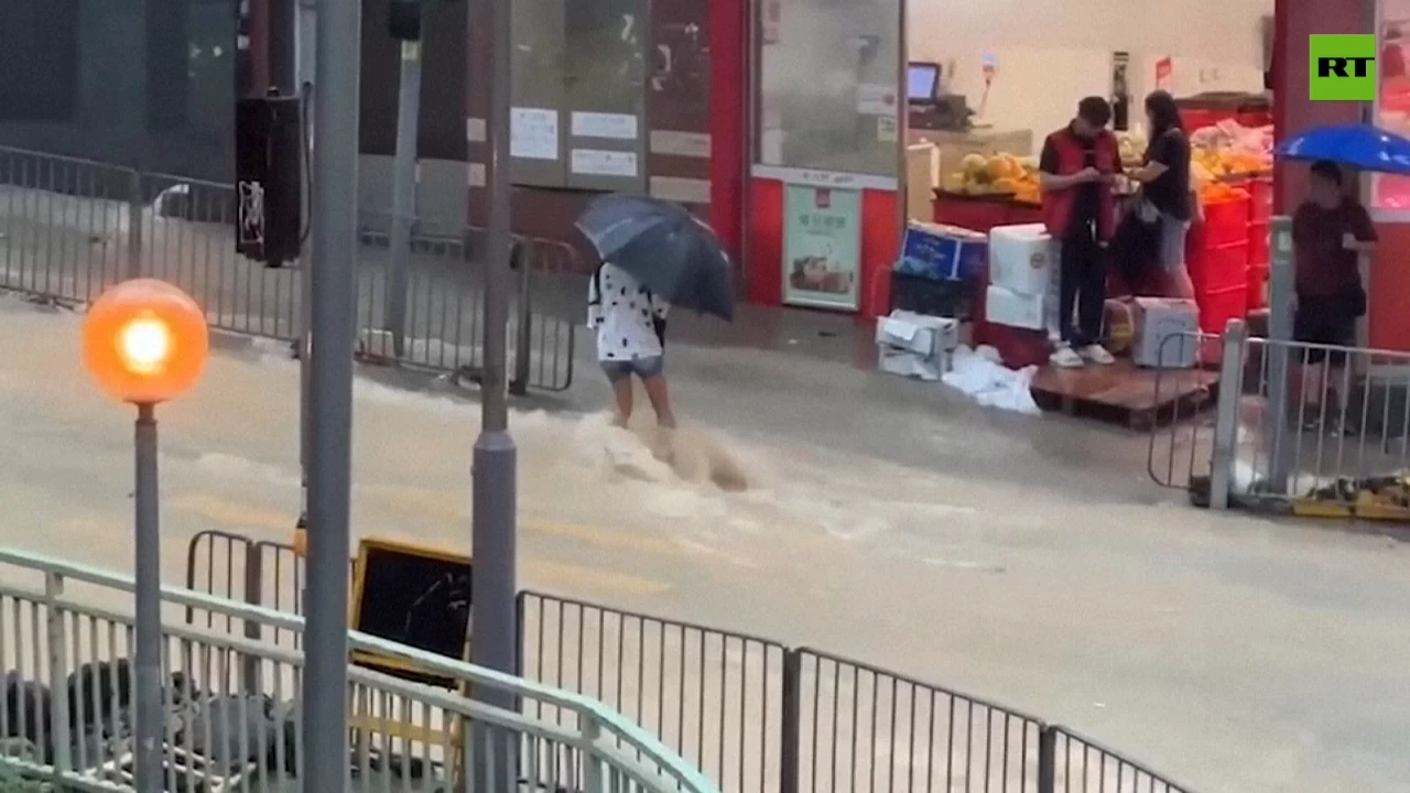 Hong Kong inundated with remnants of Typhoon Haikui