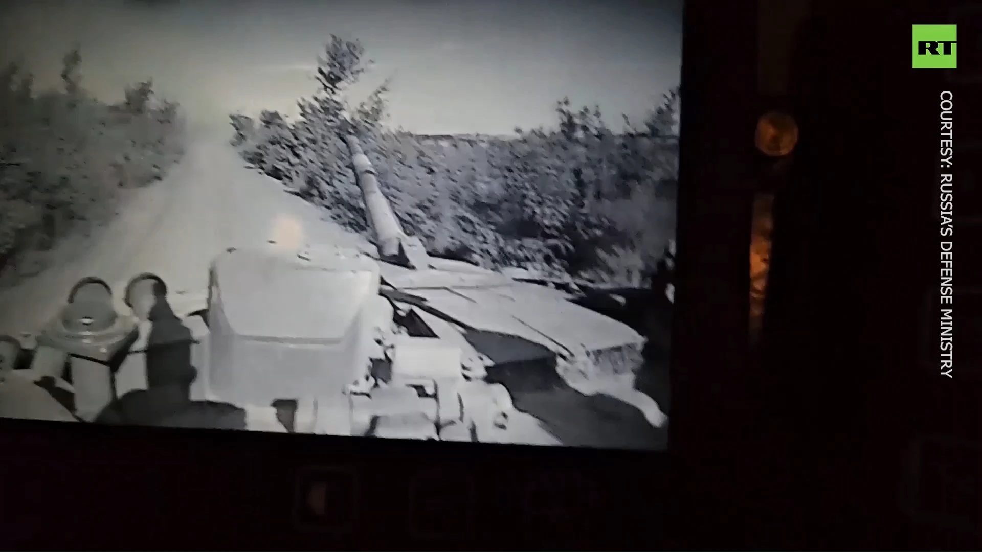 Russian tank attacks Ukrainian military vehicles