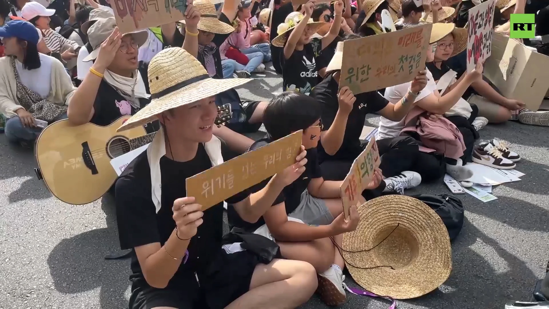 Seoul holds protest for measures against climate change