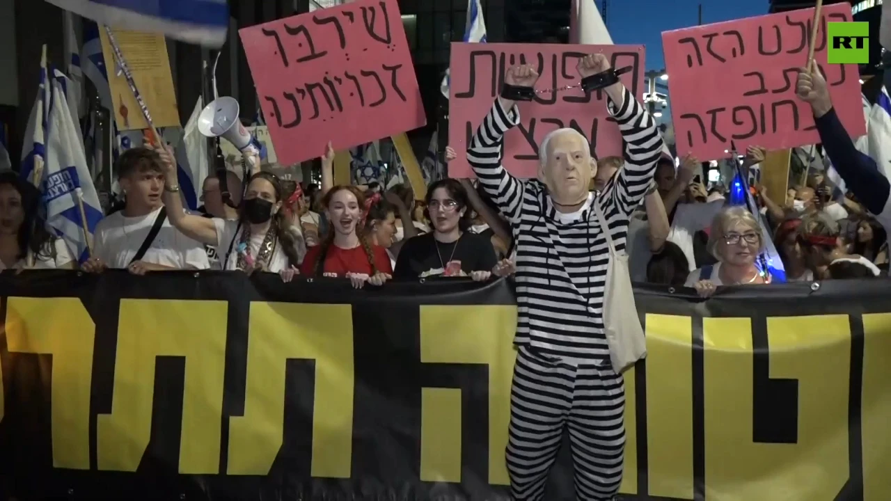 Israelis protest judicial reform as Netanyahu flies to US