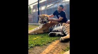 Kenzo getting his Hammerhand on BRING IT OUT haha Enjoy \G/