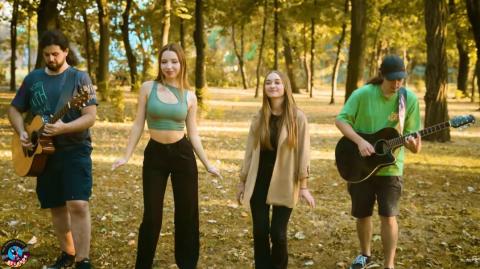 Johnny B. Goode - Chuck Berry - by Shut Up & Kiss Me!