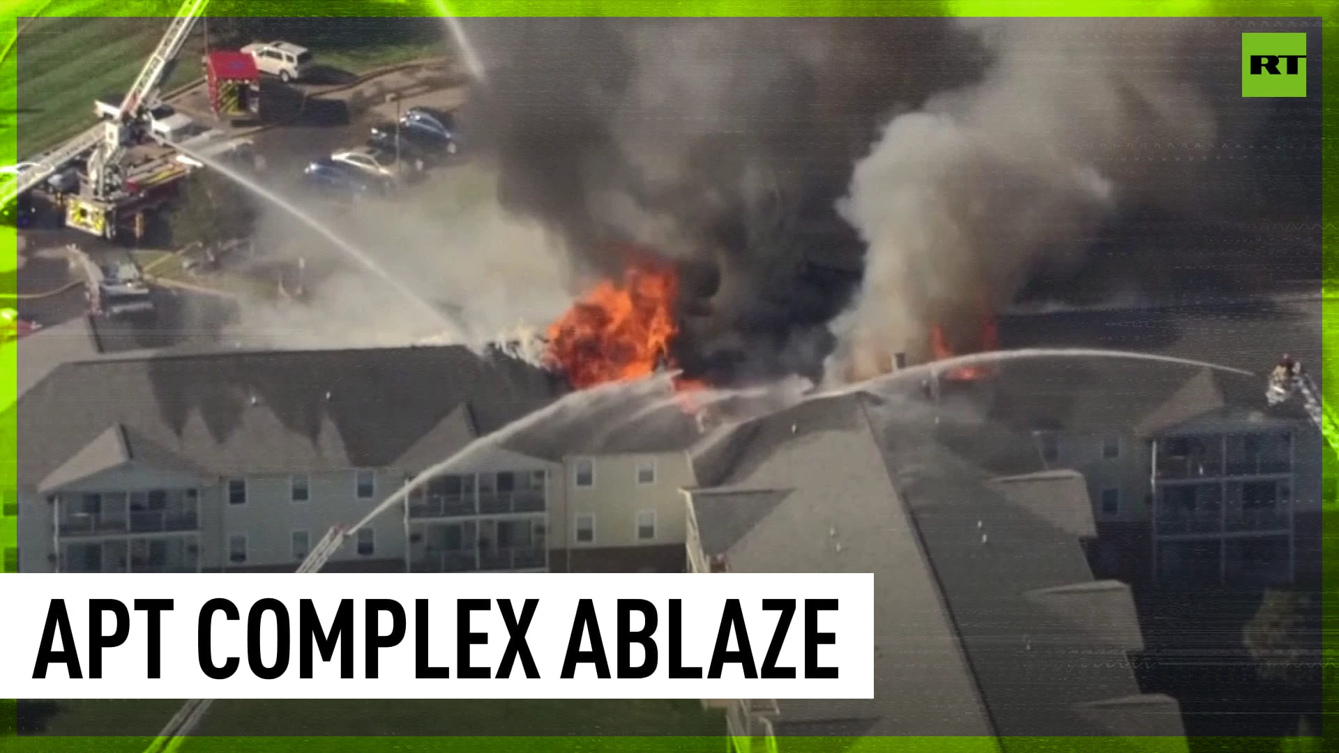 Major fire rips through apartment complex in Michigan