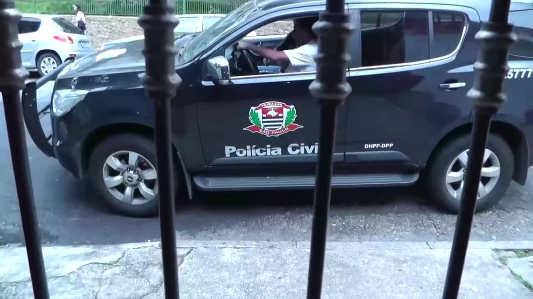 Polícia investiga vlogueiro | Daniel Fraga sendo coagido pela polícia