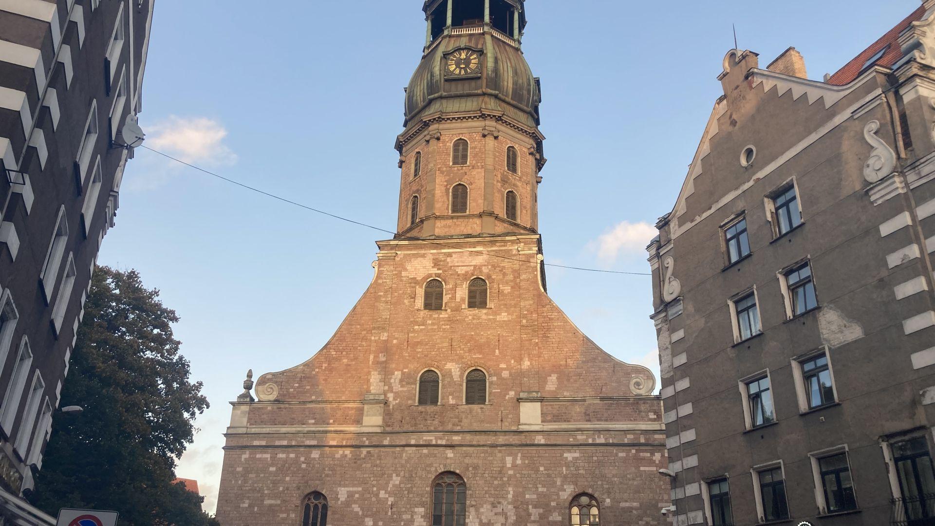 First Impressions & Tour Of Old Town Riga In Latvia