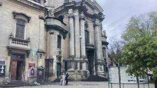 If Europe Simps For Ukraine Who Does Ukraine Simp For?