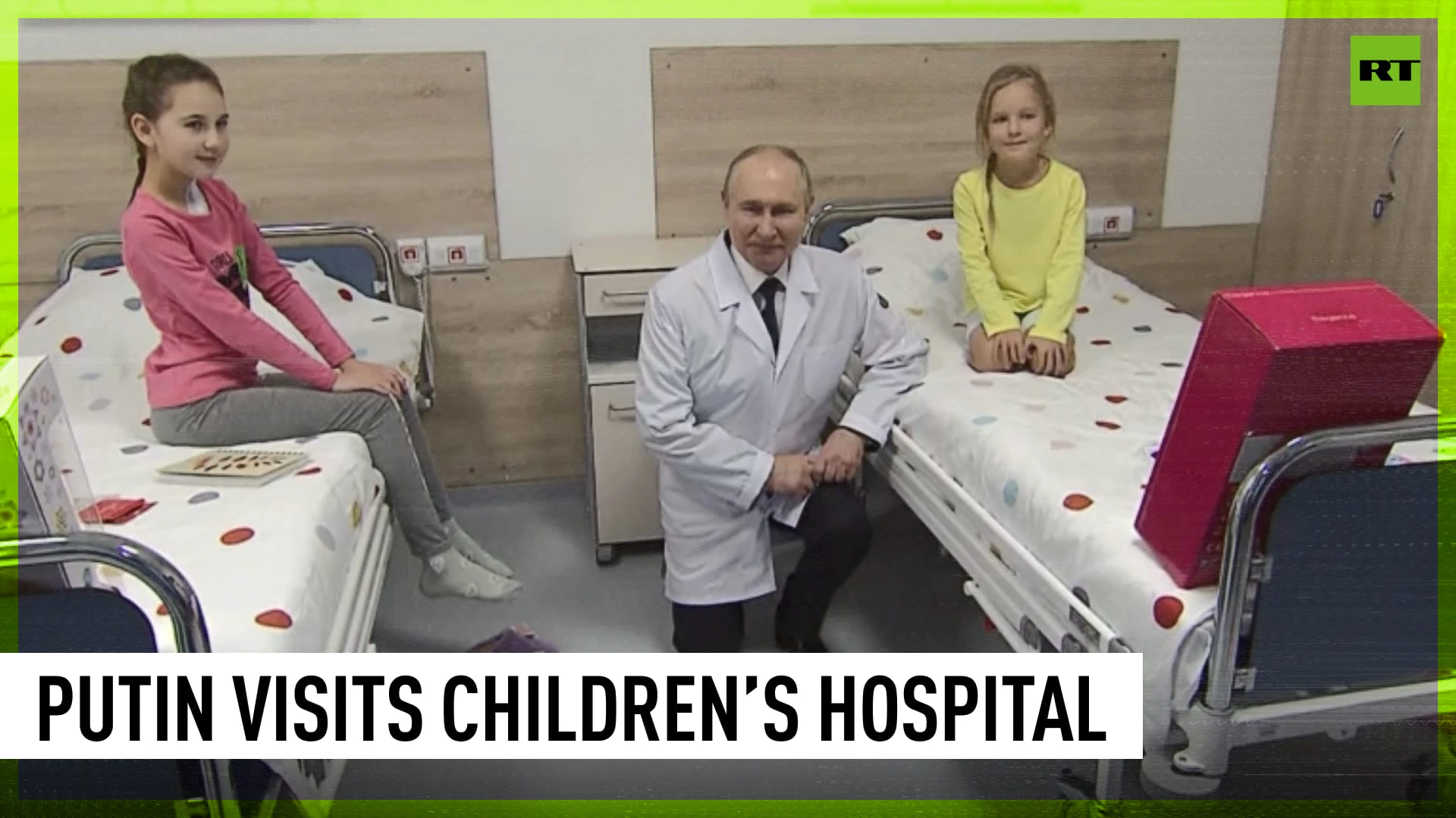 Putin visits children in Moscow’s specialist centre