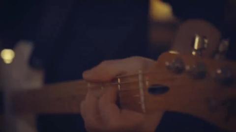 Falling Away From Me - Korn - Violet Orlandi - Halocene