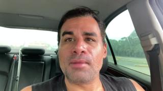 I Made Out With A Hottie At The Beta Male Pub & Dating Roaches Are Liars