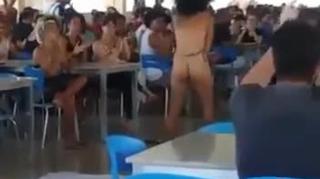 Em Alguma Faculdade Brasileira