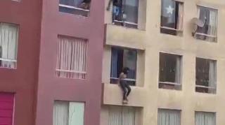 Está chovendo cavaleiro branco