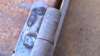 How to install metal gate hinges,