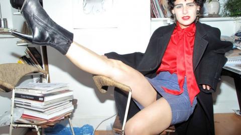 Tranny with feet fetish found what he was looking for.