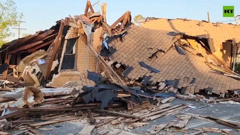 Tornado destroys homes in 5 US states