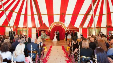 O CASAMENTO MODERNO É UM GRANDE CIRCO!